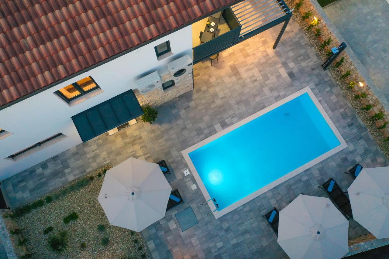 Villa Kaoru Brand New Villa With A Heated Swimming Pool Malinska Extérieur photo