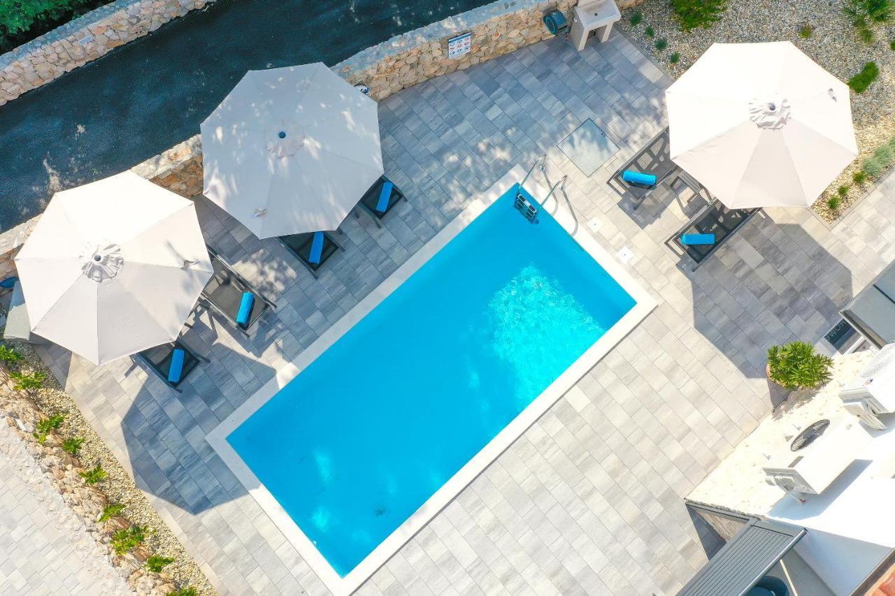 Villa Kaoru Brand New Villa With A Heated Swimming Pool Malinska Extérieur photo