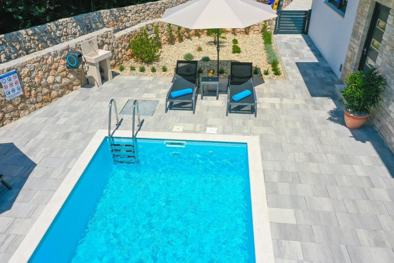 Villa Kaoru Brand New Villa With A Heated Swimming Pool Malinska Extérieur photo