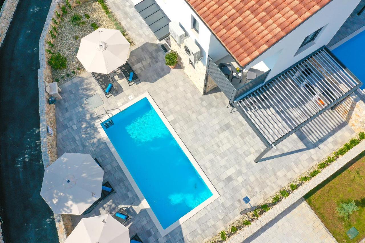 Villa Kaoru Brand New Villa With A Heated Swimming Pool Malinska Extérieur photo