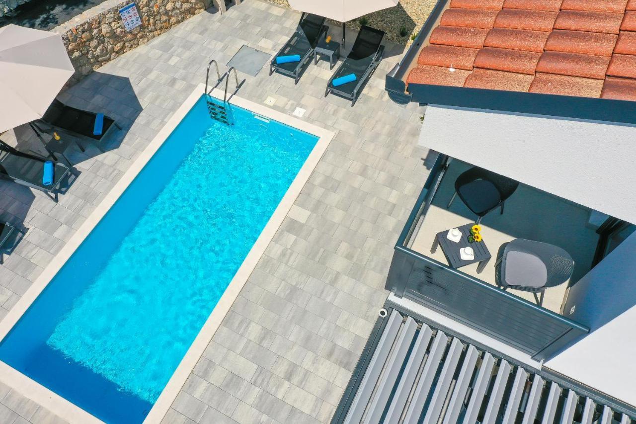 Villa Kaoru Brand New Villa With A Heated Swimming Pool Malinska Extérieur photo