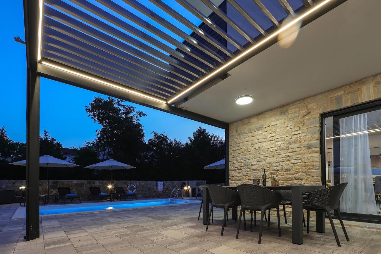 Villa Kaoru Brand New Villa With A Heated Swimming Pool Malinska Extérieur photo